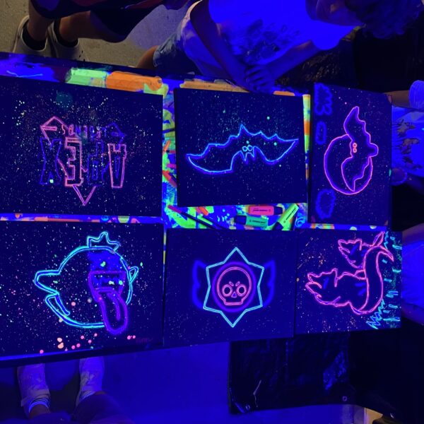 URBAN ART KIDS Glow Day „Neon Lights" am Di 14.01. um 16:30 Uhr